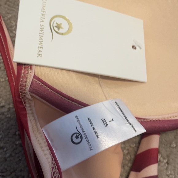 Bikini - Picture 4 of 4